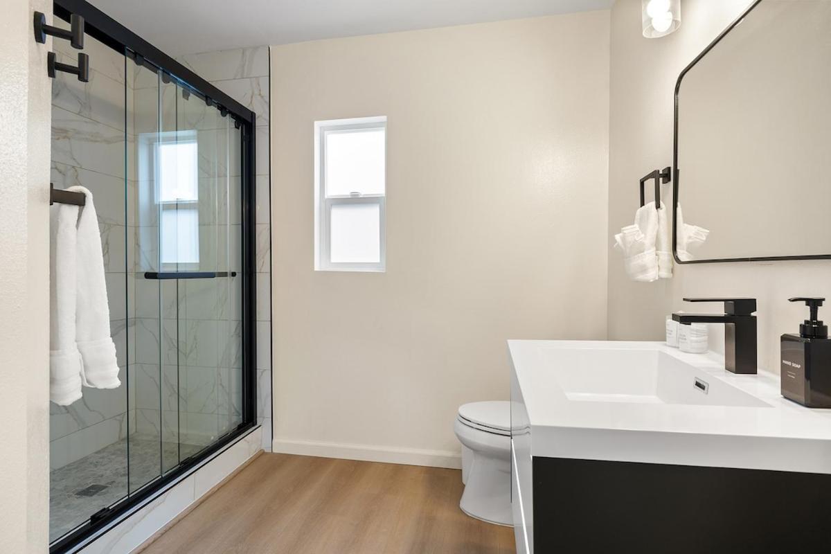 Hollywood Glam Hideaway - Steps To Walk Of Fame Holiday home